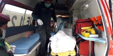 ڪراچيءَ جي علائقي ڊفنيس ۾ جوابدار ڇرين جا وار ڪري زال، مڙس کي قتل ڪري ڇڏيو