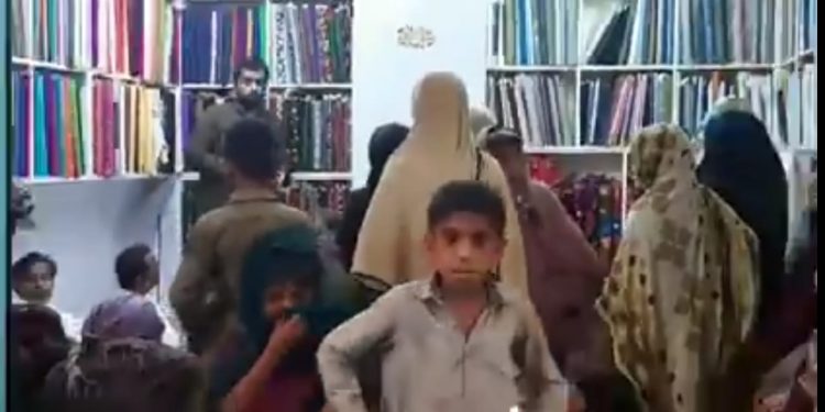 مدئجي شهر جا سمورا ڪاروباري مرڪز کلي ويا، ايس او پيز نظرانداز