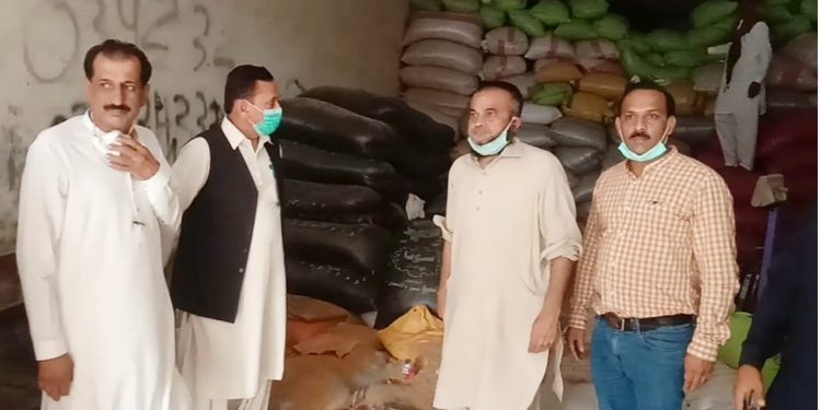 مٽياري ۾ خانگي گدامن تي ڇاپا، ڪڻڪ جون ذخيرو ٿيل 2 هزار ٻوريون هٿ