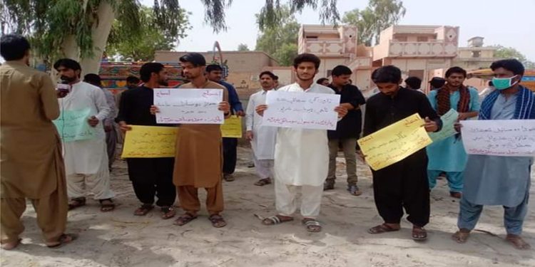 سنڌ ۾ جعلي ڊوميسائل ٺاهڻ خلاف مختلف شهرن ۾ احتجاجي مظاهرا، ڌرڻا