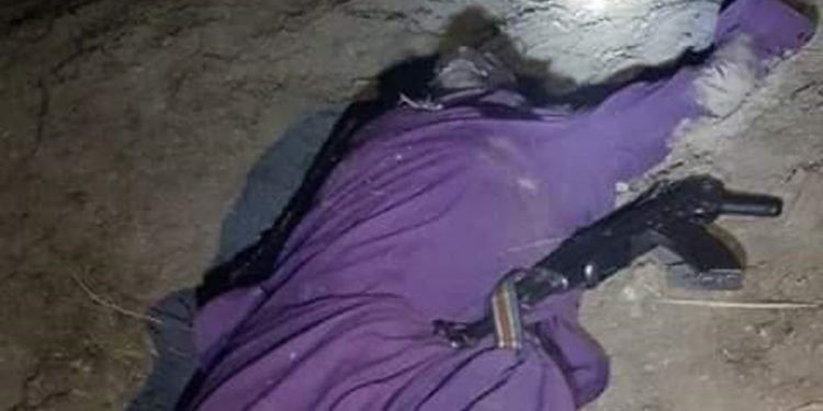 سانگهڙ ڀرسان  پيرومل ۽ جھول ٿاڻي جي حدن پوليس ۽ ڦورن جي وچ مقابلو، 2 ڦورو مارجي ويا