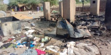 سيٺارجا لڳ بجلي جي تارن مان مارواڙي برادري جي ٻن غريب پورھيتن جا گھر سڙي رک ٿي ويا