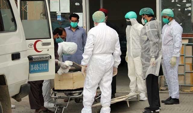 ملڪ ۾ هڪ ڏينهن دوران ڪورونا جا رڪارڊ 5 هزار 834 ڪيس رپورٽ، 101 فوت، فوتين جو انگ 2 هزار 356 ٿي ويو