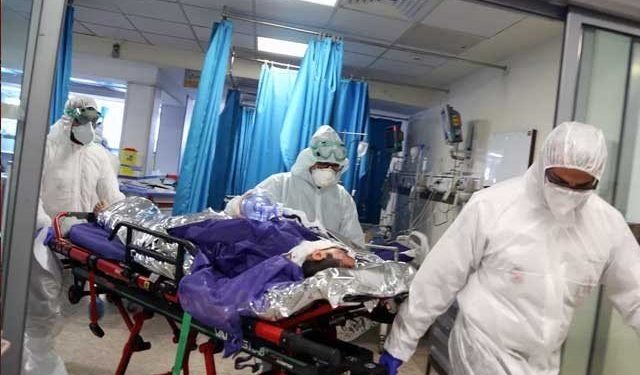 ملڪ ۾ 24 ڪلاڪن دوران ڪرونا جا 4 هزار 960 نوان ڪيس ظاهر، متاثرن جو انگ هڪ لک جي ويجهو پهچي ويو