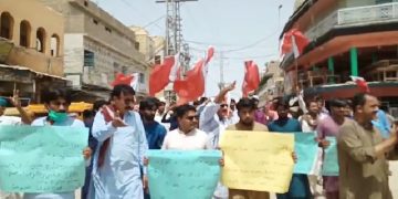 سيوهڻ ۾ سنڌ يونائيٽيڊ پارٽي جي سڏ تي بدامني خلاف احتجاجي ريلي، ڌرڻو