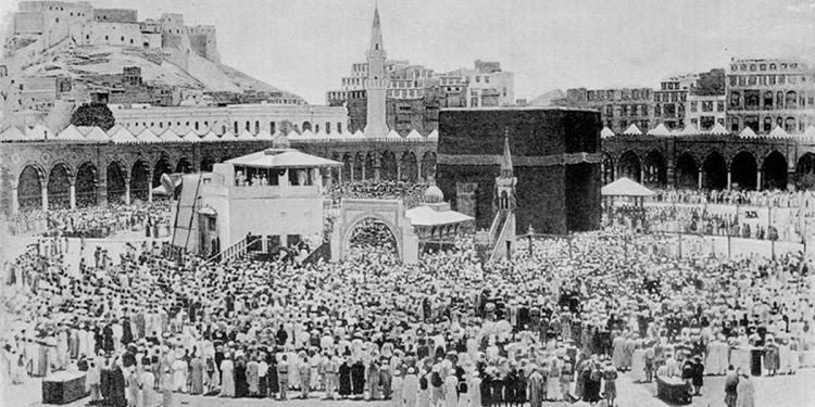 وبائی امرض اور جنگوں نے کب کب مسلمانوں کی عبادات کو متاثر کیا؟