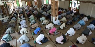 حکومت سندھ نے مساجد میں نماز عید سمیت مذہبی اجتماعات کی اجازت دیدی