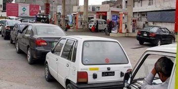 سی این جی کی قیمت میں بھی 12.50 روپے فی لیٹر کمی