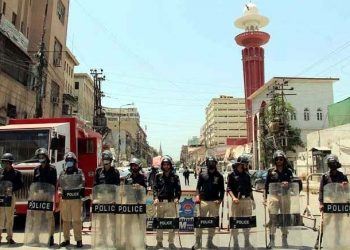 اسمارٹ لاک ڈاؤن: کراچی، لاہور، اسلام آباد میں درجنوں علاقے سیل کرنے کا فیصلہ