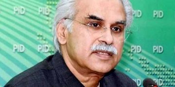 کورونا مریضوں کی خدمت پر مامور طبی شعبہ کیلیے خصوصی پیکیج لارہے ہیں، ظفر مرزا