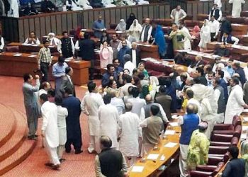 قومی اسمبلی اجلاس میں ہنگامہ آرائی، ڈپٹی اسپیکر نے پیپلزپارٹی کے آغا رفیع اللہ کو ایوان سے نکال دیا گیا