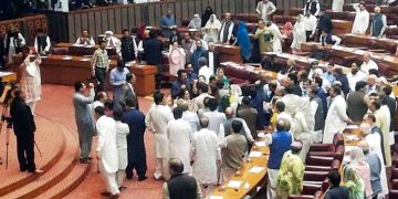 قومی اسمبلی اجلاس میں ہنگامہ آرائی، ڈپٹی اسپیکر نے پیپلزپارٹی کے آغا رفیع اللہ کو ایوان سے نکال دیا گیا