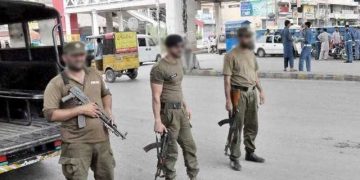 لاہور میں پولیس مقابلے کے دوران فائرنگ کی زد میں آکر طالبہ جاں بحق
