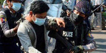 میانمار میں سیکیورٹی فورسز کی مظاہرین پر فائرنگ سے مزید 38 افراد ہلاک، کئی علاقوں میں مارشل لاء نافذ