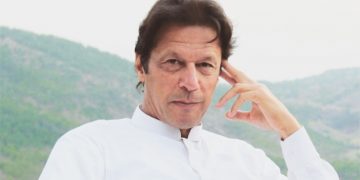 وزیر اعظم کا منحرف اراکین اسمبلی کے خلاف الیکشن کمیشن سے رجوع کرنے کا فیصلہ