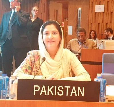 ’کسی نے پیسے دینے کا وعدہ نہیں کیا‘، منحرف رکن وجیہہ قمر کا قرآن پاک پرحلف
