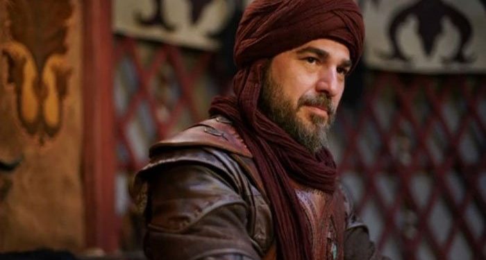 ‘Ertugrul’ star Engin Altan expresses grief over Karachi plane crash
