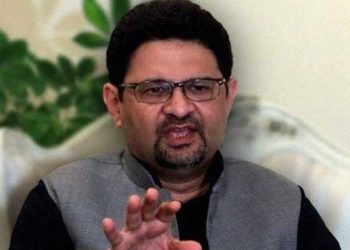 Miftah Ismail decides not to appear before NAB