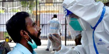 Sindh faces shortage of COVID-19 testing staff in hospitals, medical centres
