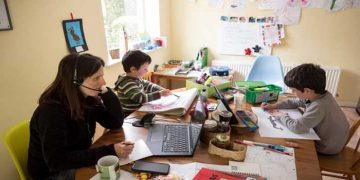 Women more likely than men to lose or quit jobs due to COVID-19: experts