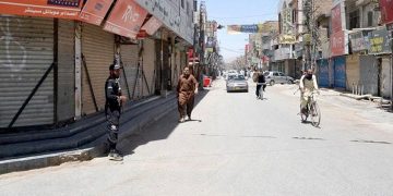 COVID-19: Shops to remain open in KP, Balochistan till 7pm after govt relaxes lockdown