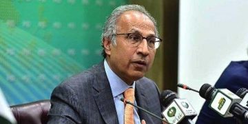 Pakistan’s economy contracted 0.38% in FY2020 as coronavirus wreaked havoc: Economic Survey
