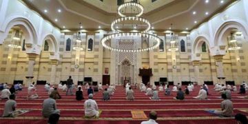 Saudi ends virus lockdown despite spike in infections