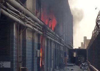 Factory goes up in flames in Karachi’s SITE area