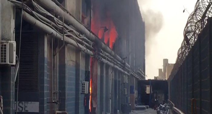 Factory goes up in flames in Karachi’s SITE area