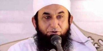 Maulana Tariq Jamil injured after falling due to low blood pressure