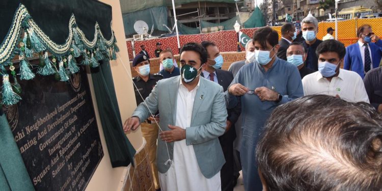 Bilawal opens Peoples Square in Saddar Downtown area