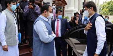PM Imran meets Punjab CM Usman Buzdar in Lahore