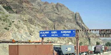 Govt allows trade through Kharlachi border