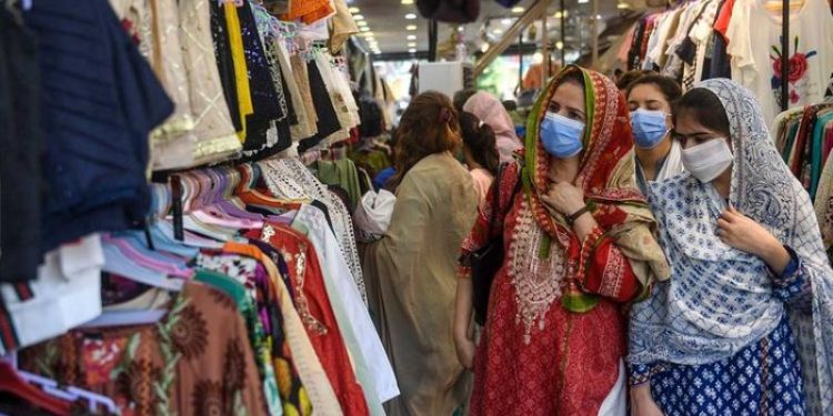 Karachi, Islamabad markets, shopping malls to close at 10pm