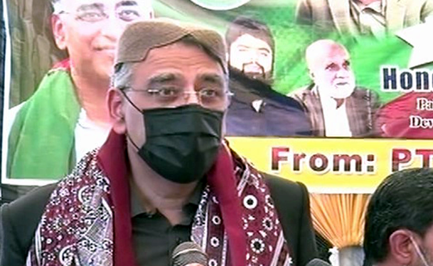 Sindh govt lying about coronavirus vaccine procurement: Umar