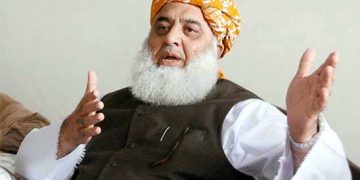School your children to abstain from immature politics, tells Fazal to Nawaz and Zardari