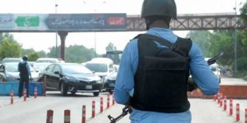 Islamabad: One policeman killed, two injured by unidentified gunmen
