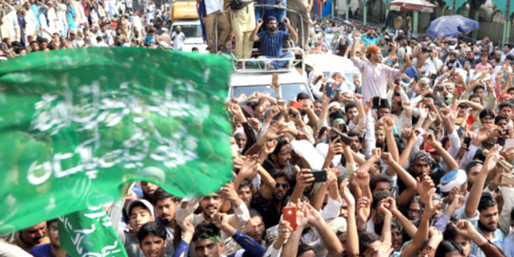 Govt decides to ban Tehreek-e-Labbaik Pakistan under anti-terror law