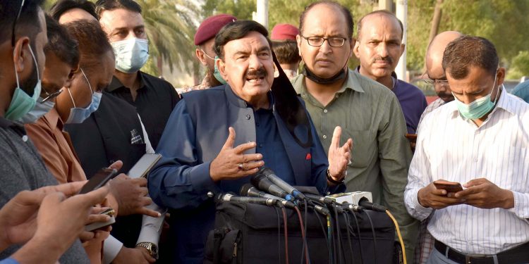 Sheikh Rashid reaches Karachi to review law and order situation