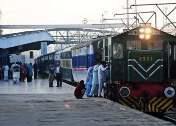 10 special trains to operate on Eid ul Fitr, says Ministry of Railways