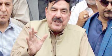 PM directs Sh Rashid to work out a strategy over law and order situation in Sindh