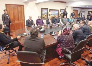 PTI Core Committee gives powers to PM Imran to make final decisions