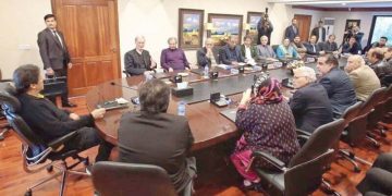 PTI Core Committee gives powers to PM Imran to make final decisions