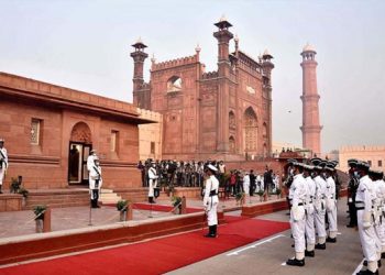 Change of guards ceremony held at Allama Iqbal’s mausoleum