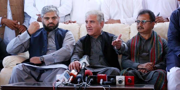No ‘Tareen Group’ in PTI, clarifies FM Qureshi