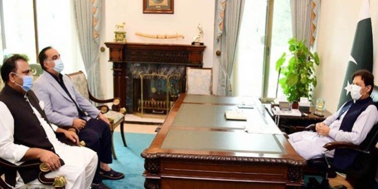 Governor Sindh apprises PM of Jahangir Tareen, Aleem Khan’s concerns