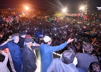 Step down, quit politics or announce immediate polls, Bilawal asks PM Imran