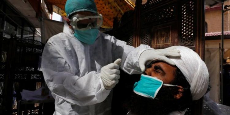 Pakistan reports 758 coronavirus cases, 6 deaths in 24 hours