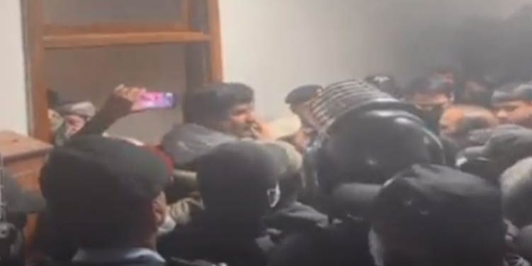 Police launches operation inside parliament lodges