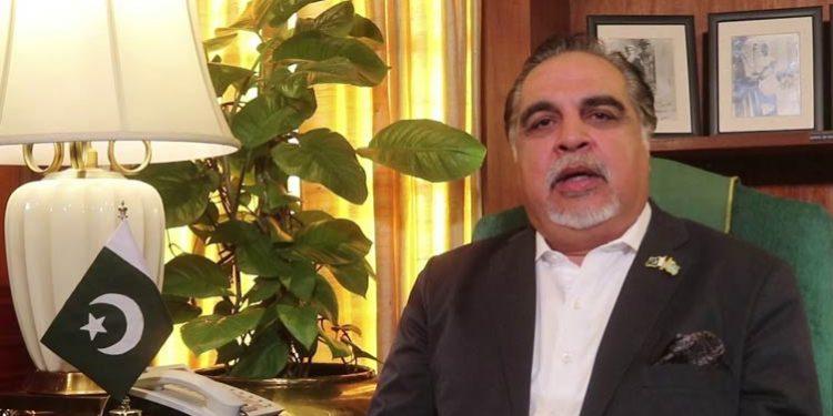 Governor Sindh Imran Ismail reaches Lahore, to meet Aleem Khan